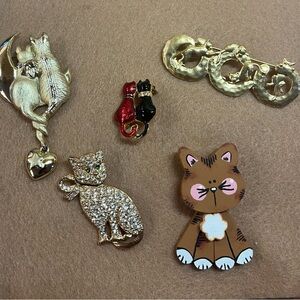 Cute Cat Brooch Set